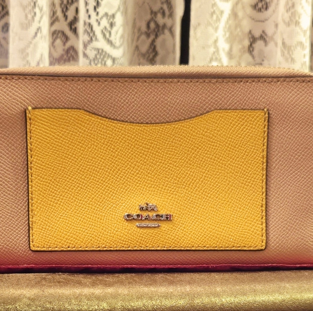 Coach Accordion Style Wallet, Colorblock , Crossgrain Leather - Picture 3 of 8
